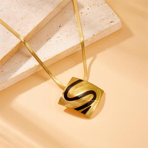 Collana personalizzata a catena a forma di serpente in acciaio inox retrò con ciondolo a forma di <span class=keywords><strong>S</strong></span> gioiello Vintage accessorio sensuale - Product Image 3