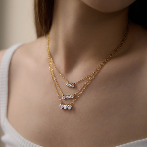 Collar con Colgante de Corazón Minimalista Chapado en Oro de 18K con Cadena de Serpiente de Circonia Cúbica, Joyería para Mujer - Product Image 1