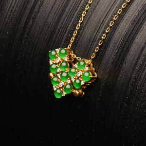 Collar de jadeíta natural de grado A con oro puro de 24K y varios estilos de colgantes en forma de corazón con cortes en forma de huevo. - Product Image 4