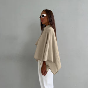 <span class=keywords><strong>2026</strong></span> Nieuwe Khaki Cape Stijl Buitenkleding Capes Losse Korte Trenchcoat Knoopsluiting Spleet Lange Mouwen Dames Casual Blouses Crop Top Femme - Product Image 2