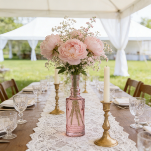 Vaso Vintage in Vetro Rosa con Motivi Floreali in Rilievo, Contenitore per Centrotavola Matrimoniale, Eleganti Bomboniere e Forniture per Boutique - Product Image 1