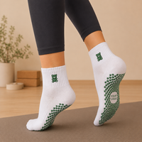 Chaussettes antidérapantes pour femmes, design gratuit, pour fitness, pilates, chaussettes de yoga en coton de haute qualité, mi-mollet, logo personnalisé