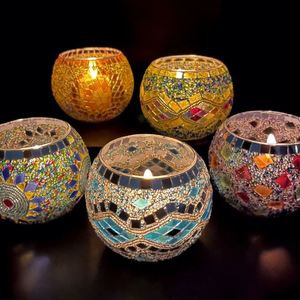 Tarros de vidrio iridiscentes personalizados de 4oz y 8oz con tapas metálicas transparentes color ámbar y tapa de madera para velas votivas. - Product Image 3