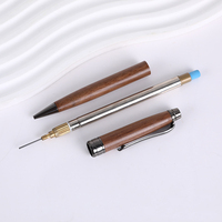 Crayons automatiques en bois de noyer rationalisés fantaisie Logo gravé crayon mécanique torsadé en bois 1.0mm pour les étudiants dessinant