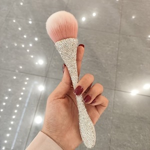 Brosse de nettoyage de poussière pour ongles à long manche en plastique, outil cosmétique de manucure pour usage professionnel en salon de manucure - Product Image 3