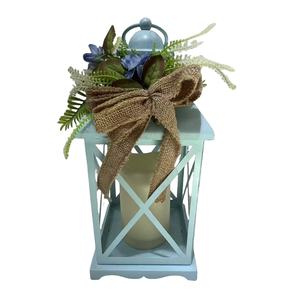 Lanterne à vent bleu pastel <span class=keywords><strong>rustique</strong></span> avec embellissement floral, lanterne à bougie suspendue pour la décoration de la maison, du jardin et du patio - Product Image 1