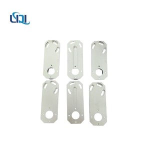 تصنيع المعدات الأصلية دقيقة التسامح مخصص <span class=keywords><strong>CNC</strong></span> <span class=keywords><strong>5</strong></span> Broaching بالقطع جزء كتلة سيارة النموذج الأولي الفولاذ المقاوم للصدأ لتصنيع الآلات - Product Image 2