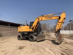 Mini pelleteuse sur chenilles Hyundai 15TON d'occasion avec moteur en bon état - Product Image 5