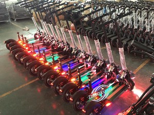 สกู๊ตเตอร์ไฟฟ้าพับได้แบบพกพา 60V ขับเคลื่อนสองล้อ สำหรับขับขี่ออฟโรด โครงสร้างอลูมิเนียมอัลลอยด์ สำหรับผู้ใหญ่ สองล้อ - Product Image 2