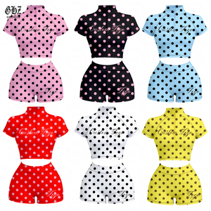 Nuovi Arrivi 2026: Set 2 Pezzi Donna con T-Shirt a Mezza Zip a Maniche Corte e Pantaloncini in Cotone Stampato a Pois, Logo Personalizzato, <span class=keywords><strong>Abbigliamento</strong></span> Y2k - Product Image 1