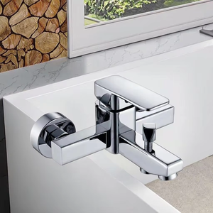 Vente en gros en usine de robinets de douche de <span class=keywords><strong>baignoire</strong></span> carrés en chrome au design classique moderne avec sortie d'eau chaude et froide - Product Image 5