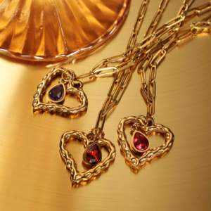 Collar <span class=keywords><strong>de</strong></span> Acero Inoxidable Personalizado con Piedra <span class=keywords><strong>de</strong></span> Nacimiento en Forma <span class=keywords><strong>de</strong></span> Corazón, Cadena Dorada con Colgante <span class=keywords><strong>de</strong></span> Corazón Abierto Martillado y Joyería con Piedra Preciosa en Forma <span class=keywords><strong>de</strong></span> Lágrima - Product Image 3