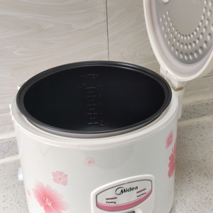 Autocuiseur électrique <span class=keywords><strong>Midea</strong></span> YJ508J en céramique 5 litres avec isolation mécanique et tasse graduée pour la maison, le camping-car et l'hôtel, pour 6 à 8 personnes - Product Image 3