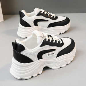 Chaussures de sport rehaussantes tendance en maille respirante à lacets pour femme, version coréenne, collection automne-été 2026 - Product Image 4