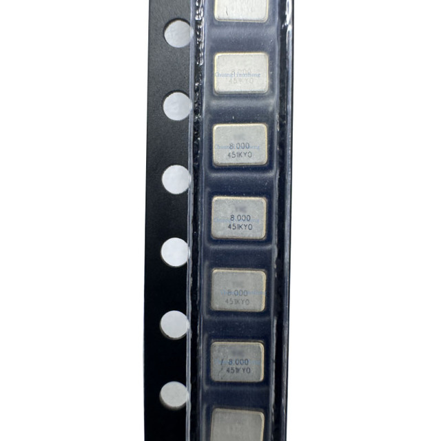 XC2EL89CKO-114YLC-8M 8.000 Crystal Oscillator SMD Crystal Passive Components ICs Electronic Component BOM New Chuangliansheng