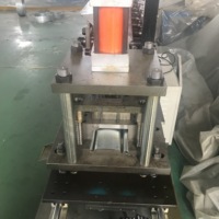 Machine de formage à froid pour profilés de portes à persiennes en acier de haute qualité, matériaux de construction pour portes à persiennes