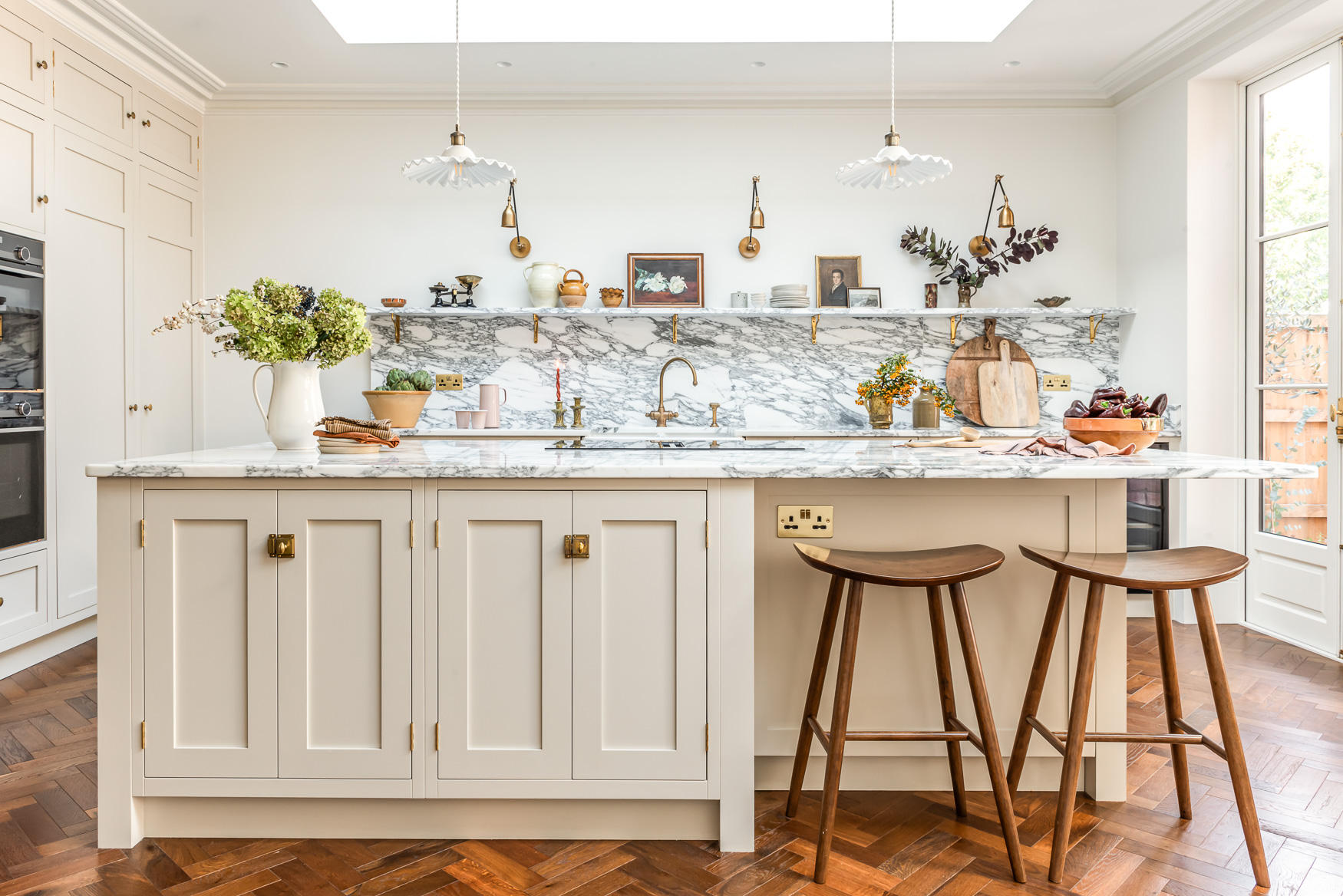 Colors are available, pls send inquiry.