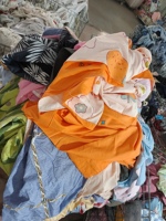 Draps et taies d'oreiller d'occasion de qualité supérieure associés à des détaillants de vêtements d'occasion réputés pour garantir le confort des hôtels et de la maison