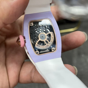 Montre-bracelet mécanique squelette pour femme, style classique et élégant de créateur haut de gamme, boîtier en céramique Cotton Candy 0701 - Product Image 3