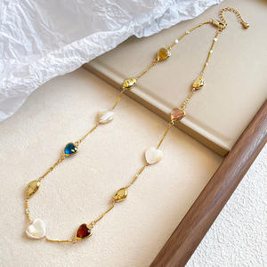 طقم مجوهرات نسائي فاخر بتصميم قلب من الزركون يتضمن قلادة وخاتم وأقراط وسوار - Product Image 2