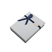 Boîte cadeau rigide personnalisée avec couvercle et base, estampage à chaud, impression UV, doublure en éponge pour emballage alimentaire chocolat-noix, OEM, vente en gros