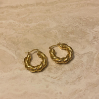 Moda 30mm kalın büküm Hoop küpe 18K altın kaplama 316L paslanmaz çelik kalın bükülmüş örgülü kalın Hoop küpe kadınlar için