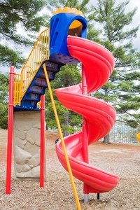 Grandes installations d'amusement modulaires avec des escaliers mécaniques en spirale et des toboggans en acier inoxydable et en plastique - Product Image 1