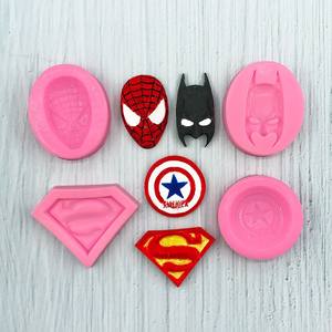 Moldes Desechables de Silicona con Forma de Spider-Man y Capitán América - Moldes 3D para Fondant, Encaje de Azúcar y Chocolate para Hornear, Bolsa OPP - Product Image 2
