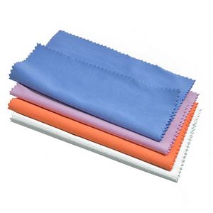 Chiffon de nettoyage pour bijoux en microfibre suédée argentée, personnalisable avec logo imprimé par sublimation, 8x8cm, modèle Xd740 - Product Image 5