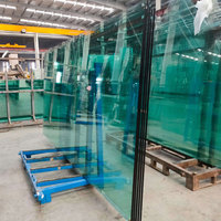 Verre trempé de 3 à 19 mm, une porte en verre flotté transparente et incurvée, soumise à un traitement de trempage, utilisée pour le balcon.