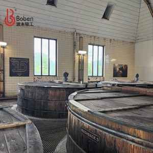 Équipement de <span class=keywords><strong>distillerie</strong></span> de whisky écossais Boben, alambic industriel en cuivre de 100L à 15000L pour la distillation de spiritueux - Product Image 3