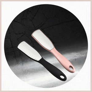1 pièce Râpe à pieds professionnelle double face en acier inoxydable pour pédicure, éliminateur de callosités et peaux mortes, utilisable sur talons secs ou humides - Product Image 3