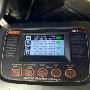 SkyRC Q200 QUATTRO AC/DC 2X100W 2X50W <span class=keywords><strong>Lipo</strong></span> 지능형 배터리 밸런스 충전기 방전기 <span class=keywords><strong>Lipo</strong></span>/LiHV/리튬 철/이온 DIY - Product Image 3