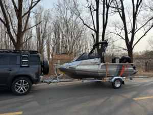 Nuevo Diseño de Bote de Pesca de Aluminio de 4.7m con Motor Fuera de Borda de 200HP, Yate de Alta Velocidad para Navegación Fluvial - Product Image 4