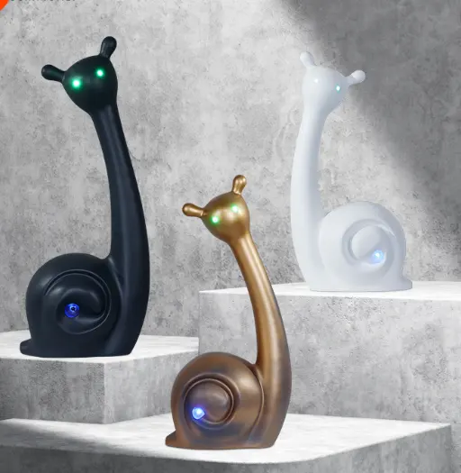 Nordic animal creative snail sculpture home accessories front desk lamp sample room art light luxury desktop decoration ornament