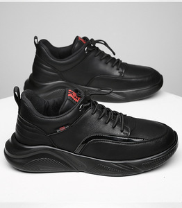 Chaussures décontractées en cuir pour hommes, nouveau style estival, pour les loisirs et le sport, tendance et à la mode pour les personnes pressées, style marche. - Product Image 3