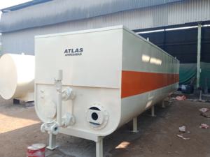 Equipo de construcción de carreteras nuevo con tanque de calentamiento de asfalto Tanque de almacenamiento de betún con componentes centrales: Motor y bomba - Product Image 4