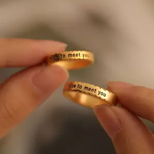 SC romantik İlk görüşte aşk alyanslar 2023 sevgililer günü hediye altın kaplama gravür sizinin geleceğİ çift yüzük