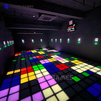 CYDON GAMES Jeu d'équipe interactif par projection sur carreaux LED au sol, grande grille, prise universelle, multijoueur, défi d'évitement et de saut agile