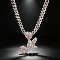 Collier Hip Hop Bling avec Pendentif Lettre Cursive A-Z Cœur Rose Glacé en Alliage et Zircon Cubique Rose-Blanc, Chaîne Cubaine Bicolore, Cadeau de Fête