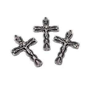 Colgante de Crucifijo con Estatua de Jesús Católica Chapada en Plata Antigua ACR018 Kingme para Collar de Rosario <span class=keywords><strong>DIY</strong></span> - Product Image 3