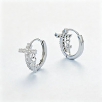 Boucles d'oreilles créoles croisées entièrement en zircon, nouveau style pour hommes, design unique et personnalisé, polyvalentes, bijoux d'oreille, vente en gros