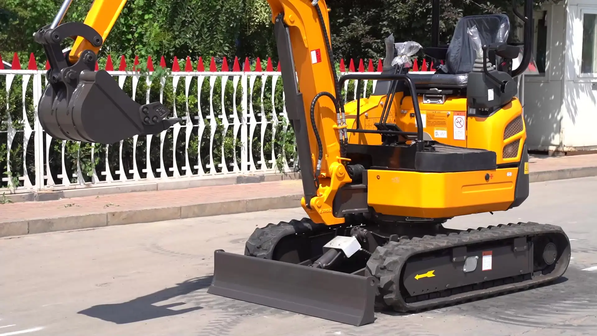 RHINOCEROS XN18 Mini Excavator - 1.6 Ton Energy Efficient