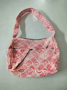 กระเป๋าเดินทางสุดหรูทำมือ ลายพิมพ์บล็อกผ้าฝ้าย แบบควิลท์  ขนาดใหญ่  ทนทาน เหมาะสำหรับการเดินทางและเล่นกีฬา  กำลังเป็นที่ต้องการอย่างมาก - Product Image 3