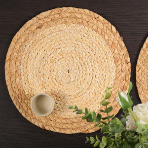 Woven Corn Husk Placemat Round Natural Eco-friendly Table Mat Non-slip Home Decor - Product Image 1