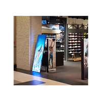 Écran d'affichage numérique vertical LED 80 pouces avec prise en charge multilingue pour la publicité dans les centres commerciaux et les salles d'exposition