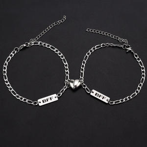 Acier inoxydable amour coeur aimant attraction <span class=keywords><strong>bracelet</strong></span> titane acier gravé pendentif <span class=keywords><strong>couple</strong></span> ami BBF paire bracelets en gros - Product Image 1