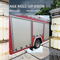 Conteneur de stockage autoportant moderne en métal, avec ouverture latérale électrique, étanche, pour entrée commerciale, supermarché, porte à enroulement