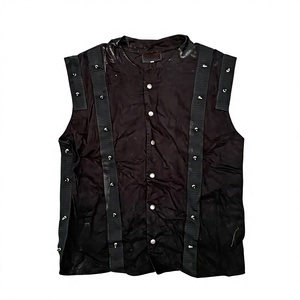 Chaleco gótico punk negro para hombre con botones a presión y remaches, estilo industrial, para disfraz o ropa urbana. - Product Image 1