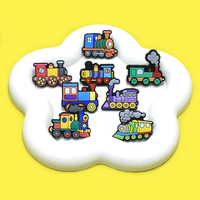 Nouveauté 2025 : Broches et badges tendance en PVC, motifs classiques de dessins animés, 2,5-3,5 cm XIAOYEAHX
